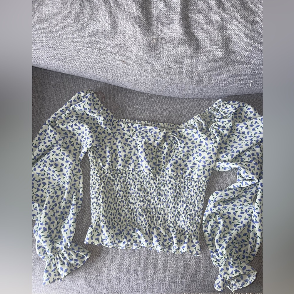 Flower long sleeve top